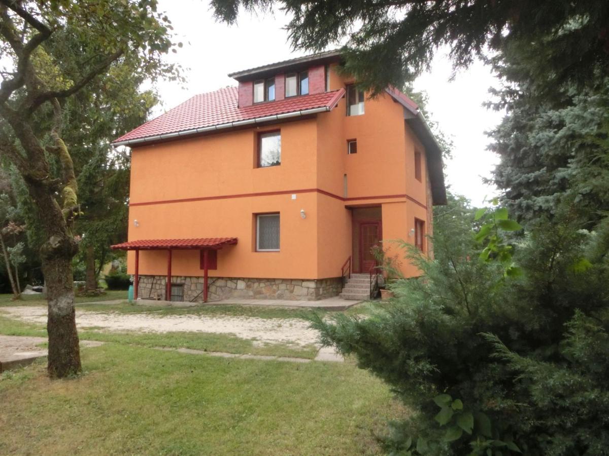 Pilis Apartman Piliscsaba Exterior foto