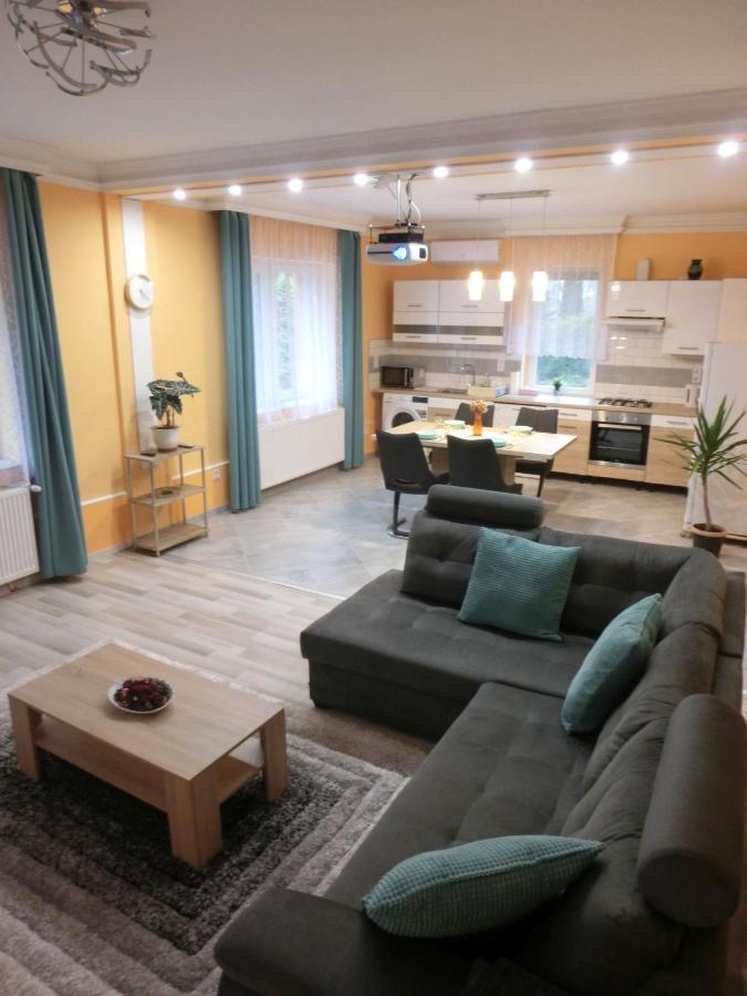 Pilis Apartman Piliscsaba Exterior foto